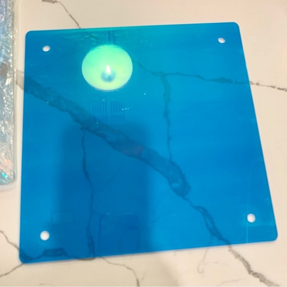 UO Leo Zodiac Iridescent Acrylic LED Neon Light Box Desktop Wall Decor - Picture 8 of 9